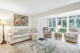 Charming condo with private beach access, on-site golf, high-speed WiFi & AC - Image 3