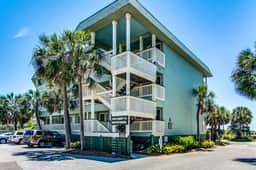 Ocean front condo villa near restaurants & state park with beach access, pool & pier - Image 3