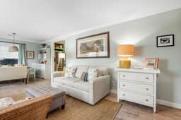 Darling, renovated home w/ beautiful backyard, W/D & WiFi - near beaches - Image 2