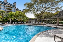 Oceanfront condo on the beach with shared pool, hot tub, & gorgeous decor - Image 4