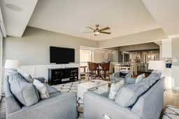 Oceanfront condo on the beach with shared pool, hot tub, & gorgeous decor - Image 2