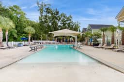 1BR loft in Pet Friendly Resort w/ pool, hot tub & parks - Image 2