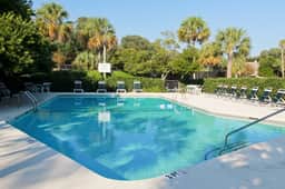 Renovated townhome next to golf course w/ community pool access- close to beach - Image 3