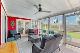 Peaceful home with expansive views of the Ashley River w/ outdoor living space - Image 3