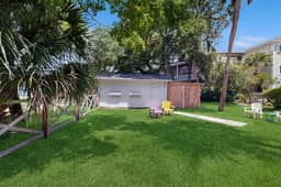 Cozy ground-floor home with AC - walkable to beach, shops & restaurants - Image 3