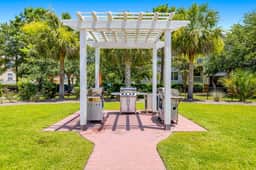 Fully-furnished first-floor condo with pool & private washer/dryer- dog-friendly - Image 4