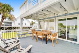 Home with Free WiFi, a Full Kitchen, Five Decks, & Amazing Marsh Views - Image 5