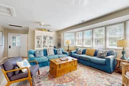 Downtown dog-friendly home with outdoor shower, level 2 EV charger - Image 2