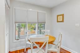 Scenic view cottage w/ Free Wifi - just a short walk to the beach & park - Image 4