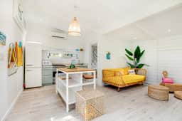 Comfy cottage near the beach with central AC, fast WiFi & yard - dog-friendly - Image 5