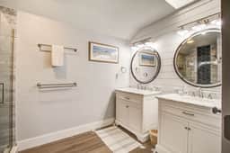 Spacious, dog-friendly home with screened porch, next to the beach path - Image 5