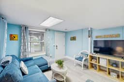 Ground-floor duplex steps to beach with screened porch & WiFi - Image 5