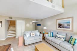 Updated townhome with golf course views, pool, and tennis - Image 5