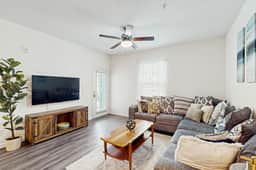 Spacious 3BR in Pet Friendly Walkable Resort with a Pool - Image 3