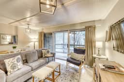 Well-equipped Condo with Screened Porch & Lake View - Near Beach, Dogs Welcome - Image 4