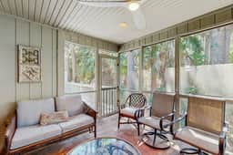 Cabin in the maritime forest with pool and golf on-site - walk to the beach - Image 3