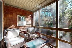 Refurbished Villa with Private Wooded Views, Tennis & Nearby Beach Access - Image 4