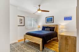Scenic view cottage w/ skylights & Free WiFi- across the street from the beach - Image 5