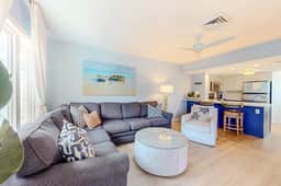 Two-story condo near beach with on-site pool & screened deck - Image 5