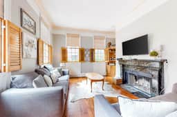 Dog-friendly home with AC, fireplace & W/D - one block to King Street dining - Image 4