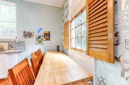 Dog-friendly home with AC, fireplace & W/D - one block to King Street dining - Image 5