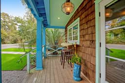 Trio of coastal cottages with private courtyard, full kitchens, & WiFi - dogs ok - Image 2