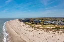 Luxury penthouse with stunning oceanfront views, 3 decks, pool & hot tub - Image 4