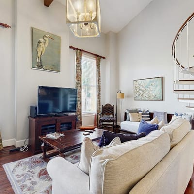Charming downtown home in heart of Charleston with loft, tranquil courtyard & AC