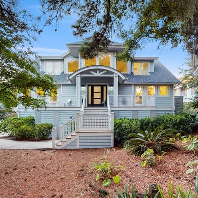 Delightful home with large deck, full kitchen, Pack-N-Play, & washer/dryer