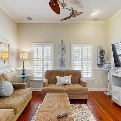 North Central, 30-Day Rental Home w/Double Porches, Garden Patio, and Free WiFi
