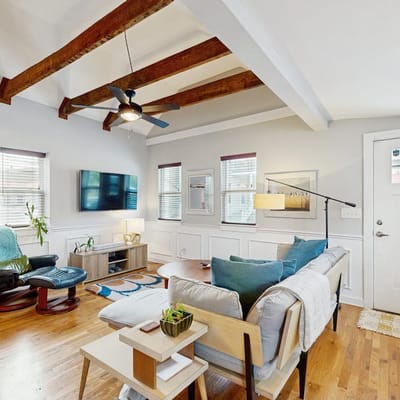 Sleek Cottage - High-Speed WiFi, Central AC, Private Deck - Walk to Restaurants