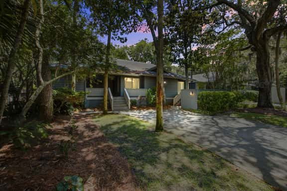 Shaded Lakeview Home with Deck & Screened Porch - Near Beach, Dogs OK - Image 1