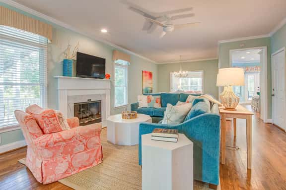 Elegant home on the boardwalk with 2 balconies & shared pools - walk to beach - Image 1