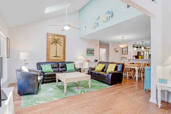 Private home w/access to shared pool, tennis, basketball courts & county park - Image 1