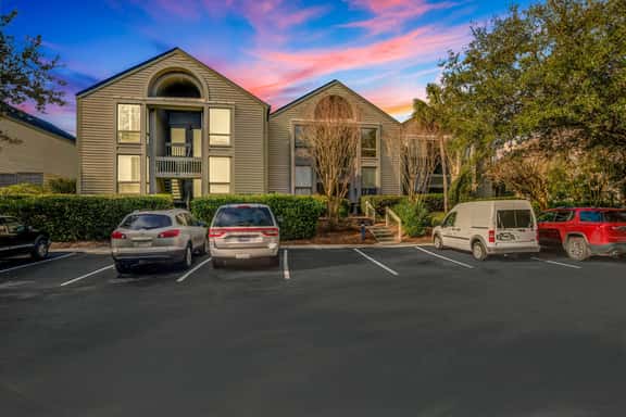Beach villa with full kitchen, ocean/inlet views - short walk to Beach Club - Image 1