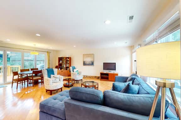 Comfortable dog-friendly home next door to rec center - blocks from beach access - Image 1