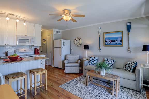 Beachfront condo with pool, beach access, pier, private balcony, & central AC - Image 1
