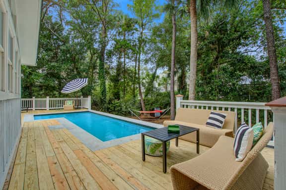 Stunning home, close to beach with large deck, pool & outdoor shower - Image 1