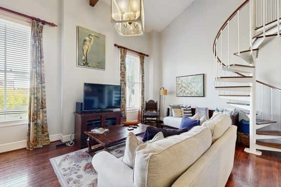 Charming downtown home in heart of Charleston with loft, tranquil courtyard & AC - Image 1