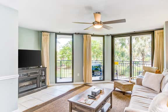 Beachfront villa w/ access to shared pool, beach, or golf, & w/shared gas grill - Image 1