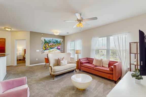 Stylish 2BR: Pet Friendly in Walkable Resort with a Pool - Image 1