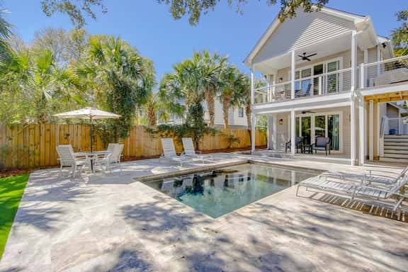 Gorgeous home with private pool, deck, enclosed patio, central AC, & balcony - Image 1