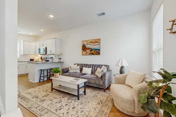 1BR loft in Pet Friendly Resort w/ pool, hot tub & parks - Image 1