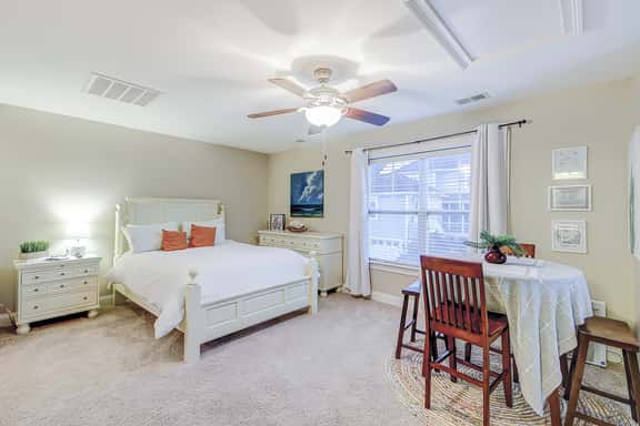 Charming studio with 3 pools, kitchenette & AC - Image 1