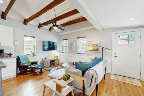 Sleek Cottage - High-Speed WiFi, Central AC, Private Deck - Walk to Restaurants - Image 1
