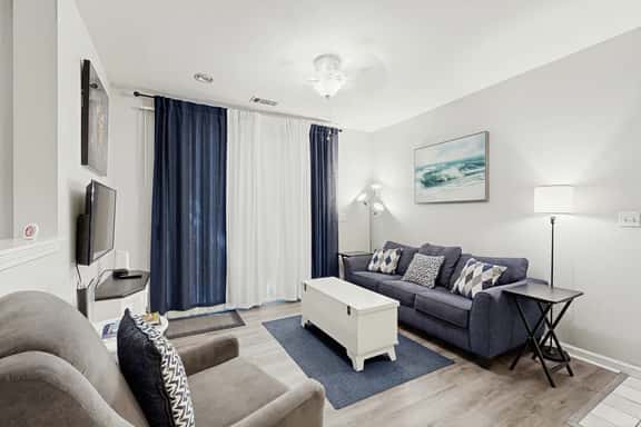 Fully-furnished first-floor condo with pool & private washer/dryer- dog-friendly - Image 1