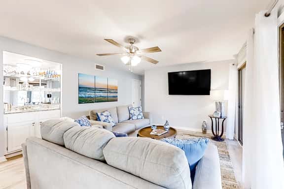 Updated beach villa with lagoon-view balcony at Kiawah Island Golf Resort - Image 1