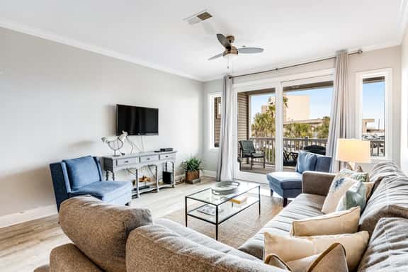 Renovated, ocean view condo w/ lovely porch - across the street from the beach - Image 1