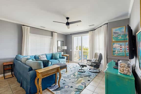First-floor villa w/beach and ocean views from spacious balcony - Image 1