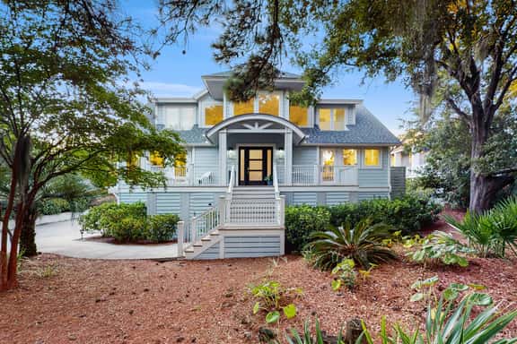 Delightful home with large deck, full kitchen, Pack-N-Play, & washer/dryer - Image 1
